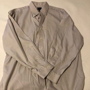 Joseph A Bank 17-34 traveler button down